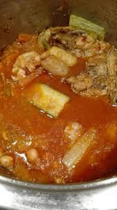 Couscous Algerois Sauce Rouge Plaisir Culinaire Algerien Recettes De Cuisine Couscous Recette De Plat