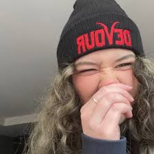 이건 마치 새로운 사람이 문을 통해 계속 들어오는 파티 같은 느낌이야.