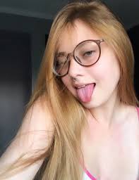 Erika Soares (@erikasoaaress)