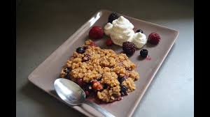 Crumble Aux Fruits Rouges Speculoos Super Facile Et Un Delice Youtube