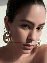 Cameraroll roulette.. I recently discovered that Leo loves apples and pears  because he's been running off with the peels to eat them.... but  bananas...😾 (he doesn't like and doesn't even want it