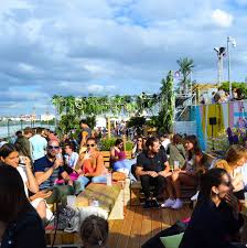 Une oasis végétale perchée au 8e et dernier étage pour. Foodtruck Dj Cinema En Plein Air Venez Chiller Sur Le Rooftop Vegetal Du Jardin Suspendu