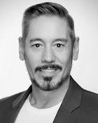 Steven Lavery's Instagram, Twitter & Facebook