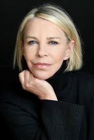 Leslie Ash's Instagram, Twitter & Facebook