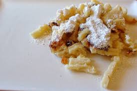 A stíriai metélt tészta különösen ízletes étel a megsült túróból, ami viszonylag gyors étkezést biztosít a család számára. Zsuzsa Is In The Kitchen Stryrian Pasta Stiriai Metelt