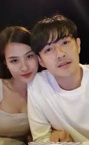 Đông nhi và ông cao thắng yêu nhau từ năm 2009, tuy nhiên phải đến năm 2011, cặp đôi mới công khai chuyện tình cảm của mình với công chúng. Háº­u Ä'am CÆ°á»›i 10 Tá»· Ä'ong Nhi Ong Cao Tháº¯ng Cung Livestream Tiáº¿t Lá»™ Ä'iá»u Ä'áº·c Biá»‡t