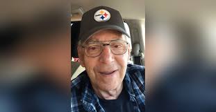 Edward Helbling's Instagram, Twitter & Facebook