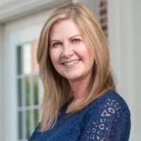 Shelly Downey's Instagram, Twitter & Facebook