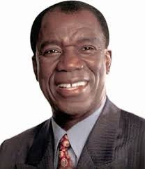 Me identifico plenamente con este personaje de la vida pública de mi país.  Natalicio 88 del Doctor José Francisco Peña Gómez. Imposible olvidar tus  discursos en el puente de la 17 dirigiéndote