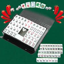 En chino simplificado, 麻将) es un juego de mesa de origen chino, exportado al resto del mundo, y particularmente a occidente a partir de los años 1920. Juego De 144 Fichas De Juego Raro Mahjong Chino Portatil Retro Mah Jong Caja Personalizada Entretenimiento Diversion Juegos De Mesa Familiares Entretenimiento