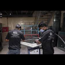 Team working on aluminium frame