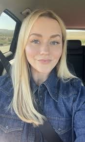 Tanya Shoemaker's Instagram, Twitter & Facebook