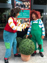 Enten det er halloween, bursdagsfest eller en annen festlig anledning, er det på tide å finne fram sine kostymer for barn igjen.mange barn elsker utkledninger, og det finnes så mye man kan være. Karius Og Baktus Bergen Home Facebook