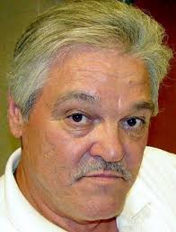 Leon Winn's Instagram, Twitter & Facebook