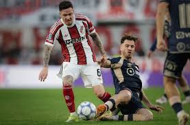En vivo: con un gol de Montiel, River le gana 1-0 al líder Argentinos en el Monumental y toma aire
