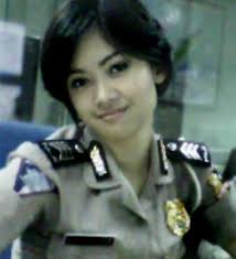 Wanita cantik ini dikenal luas dari perannya dalam serial fantasi hbo bertajuk game of thrones. Polis Wanita Indo Cun Woo