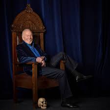 Christopher plummer raises his fist for canadian unity. Christopher Plummer Turns 90 Talking Aging Acting And One Of His Greatest Professional Regrets Everything Zoomer