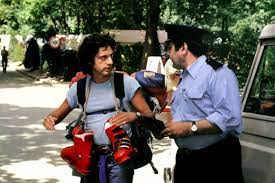 Sommaire 1 synopsis 2 fiche technique 3 distribution 3.1 bande d'amis 3.2 entreprise paul memphis 3.3 soirée paul memphis 3.4 voisins paul memphis 3. Test Les Sous Doues En Vacances Blu Ray