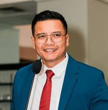 Ernie Ortiz's Instagram, Twitter & Facebook