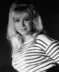 Lori Lindberg's Instagram, Twitter & Facebook