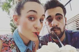 Son hermanos y se enamoraron: tienen dos hijos y luchan para que les  permitan casarse