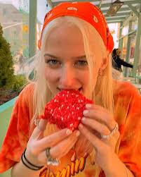 daisy chase 🌼 (@daisy.chase) • Instagram photos and videos