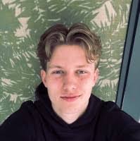 Christopher Blom's Instagram, Twitter & Facebook