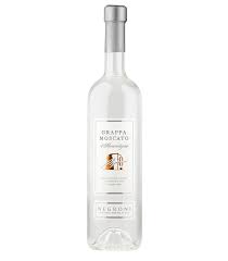 Moscato frizzante made from 100% pinot noir, it has an uplifting floral sweet bouquet with a tantalising sparkle. Grappa Di Moscato Monovitigno 70cl Negroni Antica Distilleria O