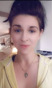 Elizabeth Latham's Instagram, Twitter & Facebook