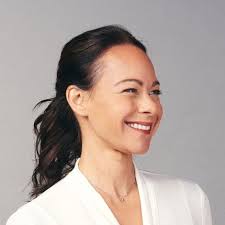 Larissa Hall's Instagram, Twitter & Facebook