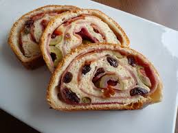 People in america like to decorate the outsides of their houses with lights and sometimes even statues of santa a popular food at christmas in the southwest usa are tamales. Latin American Food For Christmas Holiday Recipes