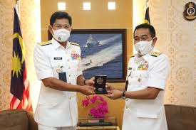 Pindad (persero) bandung pada rabu, 27 november 2019. Timbalan Panglima Tentera Tentera Laut Diraja Malaysia Facebook
