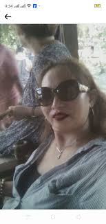 Ako ay matanda na mahilig mamasyal gamit aking sasakyan na walang bubong  dahil ako ay nagtatabako habang umiikot sa kabundukan at humahanga sa ganda  ng kalikasan. Hindi ako naglalasing o nagsusugal. Hilig