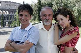 Oltre la metà la passerà insieme agli amici, tanti anche davanti scuola. Notte Prima Degli Esami Recensione Del Film Cinematographe It