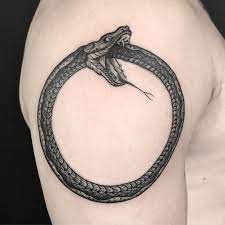 Henbohenning On Instagram Ouroboros Done Invisiblenyc For Bookings Email Henbotattoo Gmail Com Ouroboros Tattoo Ma Tattoo Serpent Tattoo Circle Tattoos Ma Tattoo Tattoos