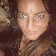 Julia Bagley's Instagram, Twitter & Facebook