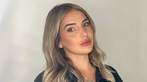 Patri Pérez enseña la ecografía de la semana 20 acompañada de su hijo: "Qué  pasada"