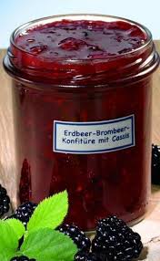 Erdbeer Brombeer Konfiture Mit Cassis Rezept Marmelade Rezept Lecker Lebensmittel Essen