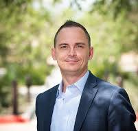 Realtor Headshots: Tips, Examples & Cost 📷
