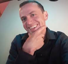 Justin Presnell's Instagram, Twitter & Facebook