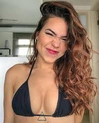 Fã clube de tayna smith added a...