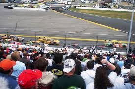 Dale got the nascar title in 2004 and 2014. Daytona 500 2009 Racing Nascar Racing Daytona International Speedway Daytona 500