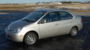 A toyota prius' battery life is not definitive, as it will depend on how far you drive and the conditions that you drive it in. 2001 Toyota Prius Hybrid T204 Indianapolis 2009