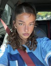 Kira Bauer's Instagram, Twitter & Facebook