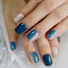 Gracias a sus fórmulas profesionales y de alta efectividad, la marca es hoy en día reconocida en el. Cuadrado Corto Gradiente Color Mezclado Unas Azul Marino Cremoso Blanco Ombre Unas Falsas Uv Gel Disenado Cubierta Completa Unas Unas Postizas Aliexpress