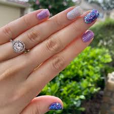 First mani with the star struck collection! Color Street On Twitter Happy Mixedmanimonday What Color Street Colors And Designs Are You Mixing Today Shades Shown Glamsterdam Home Sleet Home And Mardi Gras Ranas Red Carpet Nails Https T Co 1wlnbjmk0d
