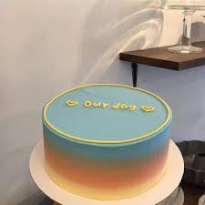 Korean Minimalist Birthday Cake For Boyfriend Pastel Minimalista In 2020 Simple Birthday Cake Cake For Boyfriend Pretty Birthday Cakes