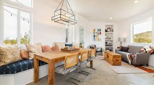 It has tan, grey, dark grey, dark brownish black in it. 5 Perfect White Paints We Re Loving Right Now Dunn Edwards Paints