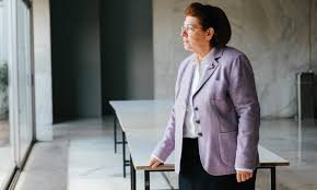 Μέρα τη μέρα πληθαίνουν οι καλλιτέχνες που κρίνουν την λίνα μενδώνη ακατάλληλη να ηγείται του ελληνικού πολιτισμού και ζητούν από τον κυριάκο μητσοτάκη την απομάκρυνσή της. Lina Mendwnh Archives Or8odo3ia Info