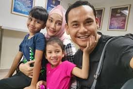 Terbaru, satu video telah dimuatnaik di laman instagram fasha sandha yang menunjukkan gelagatnya dan pelakon aidil aziz menggunakan aplikasi tik tok. Tahniah Comelnya Baby Girl Fasha Sandha Aidil Aziz Cuti Sebulan Jaga Anak Dan Isteri Berpantang Hiburan Mstar
